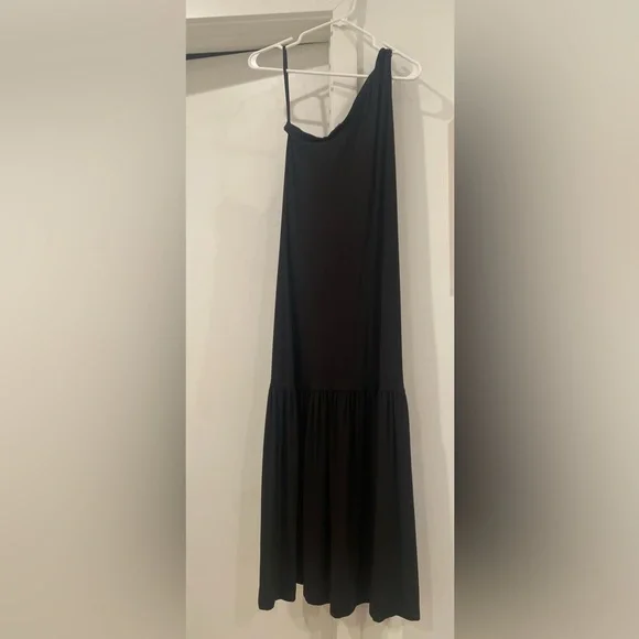 Cuyana Tarzan, ruffle at bottom black dress - Picture 2 of 2